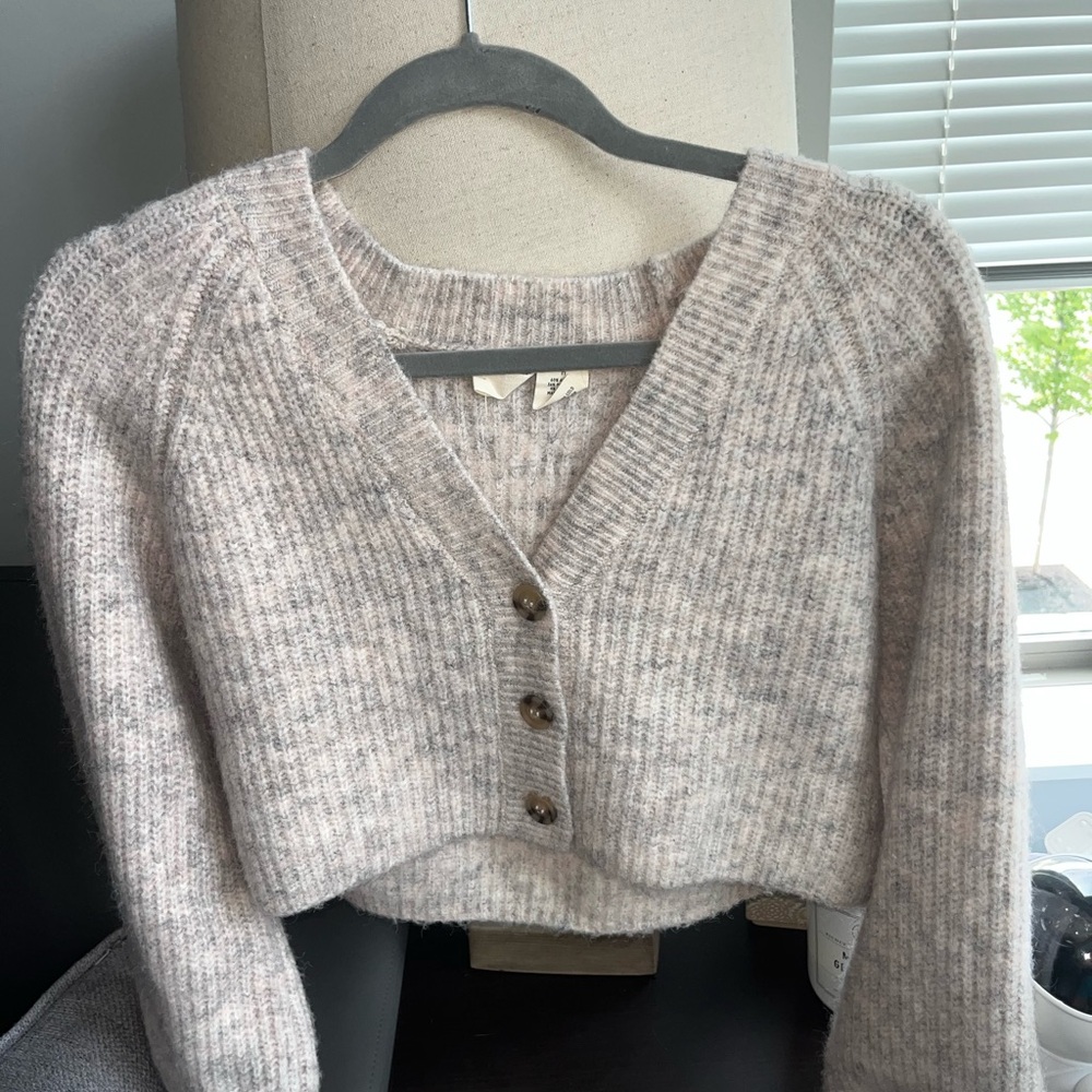 Cropped grey sweater